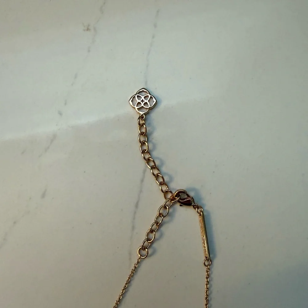 Kendra Scott Ari heart necklace - Picture 3 of 4